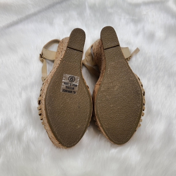 Soda Strappy Platform Wedge Shoes - Picture 14 of 16